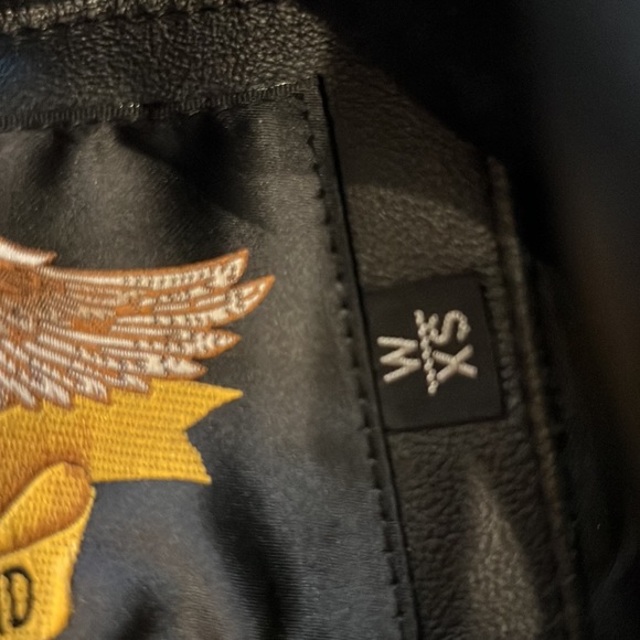 Women’s Harley Davidson leather jacket. Mint condition. - Picture 3 of 8